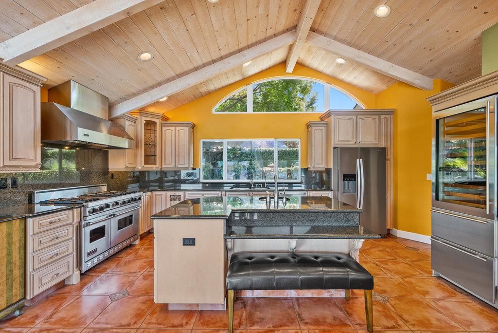 Detail Gallery Image 11 of 51 For 345 Cutter Ln, Watsonville,  CA 95076 - 4 Beds | 3/1 Baths