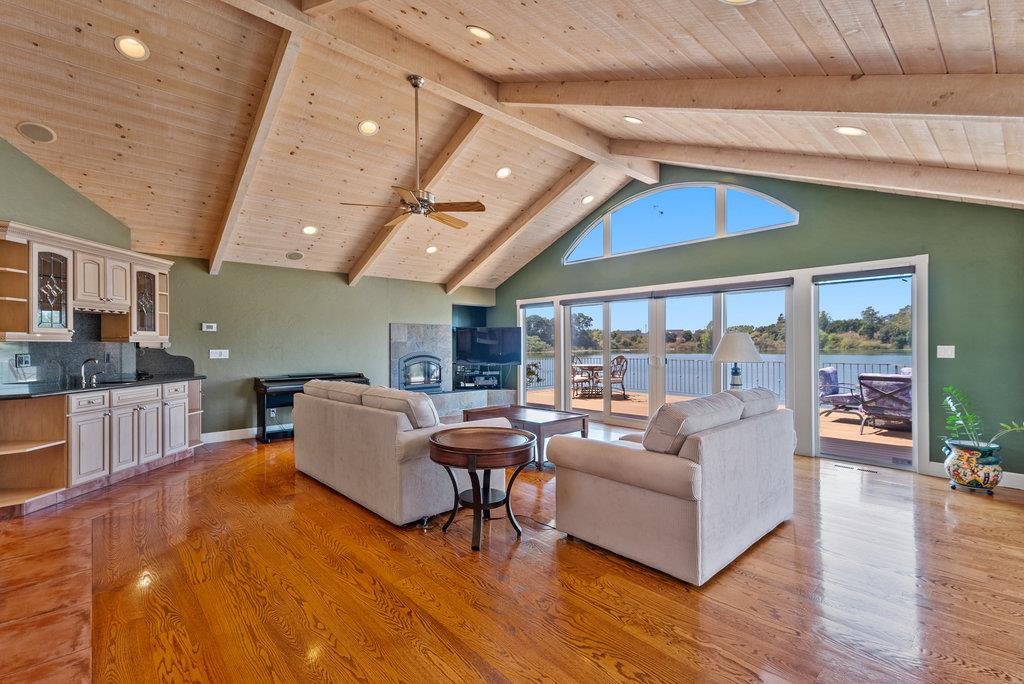 Detail Gallery Image 6 of 51 For 345 Cutter Ln, Watsonville,  CA 95076 - 4 Beds | 3/1 Baths