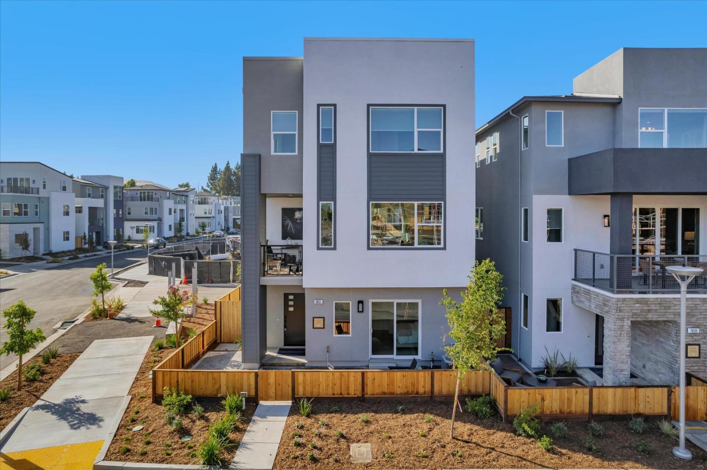 Detail Gallery Image 1 of 26 For 6006 Sunglow Ter, San Ramon,  CA 94583 - 4 Beds | 3/1 Baths