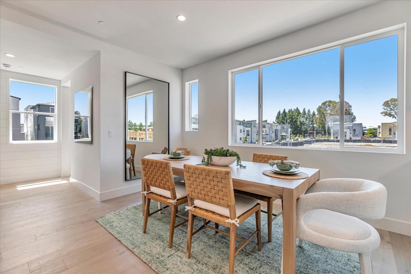 Detail Gallery Image 11 of 26 For 6006 Sunglow Ter, San Ramon,  CA 94583 - 4 Beds | 3/1 Baths