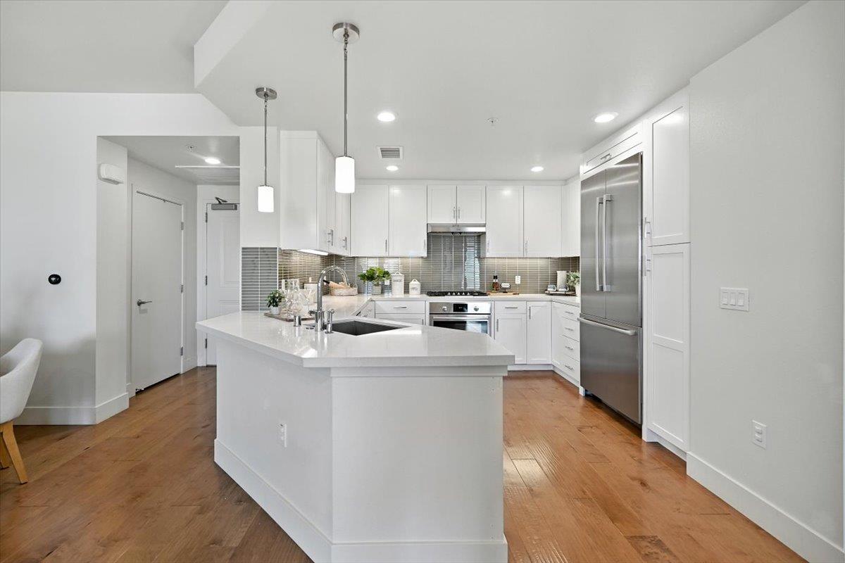 Detail Gallery Image 11 of 57 For 657 Walnut St #325,  San Carlos,  CA 94070 - 2 Beds | 2 Baths