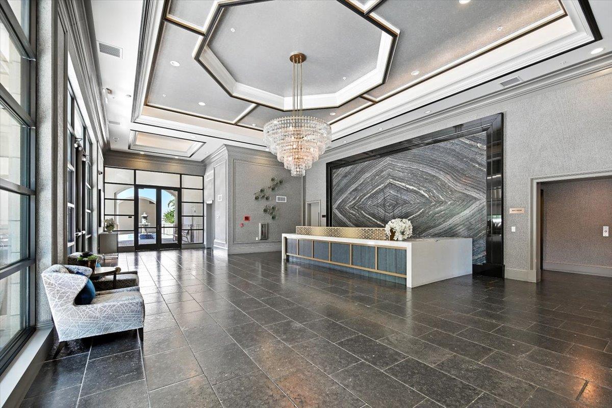Detail Gallery Image 2 of 57 For 657 Walnut St #325,  San Carlos,  CA 94070 - 2 Beds | 2 Baths