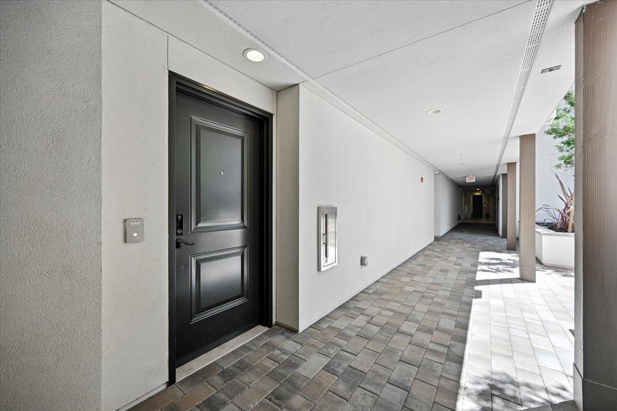 Detail Gallery Image 36 of 57 For 657 Walnut St #325,  San Carlos,  CA 94070 - 2 Beds | 2 Baths
