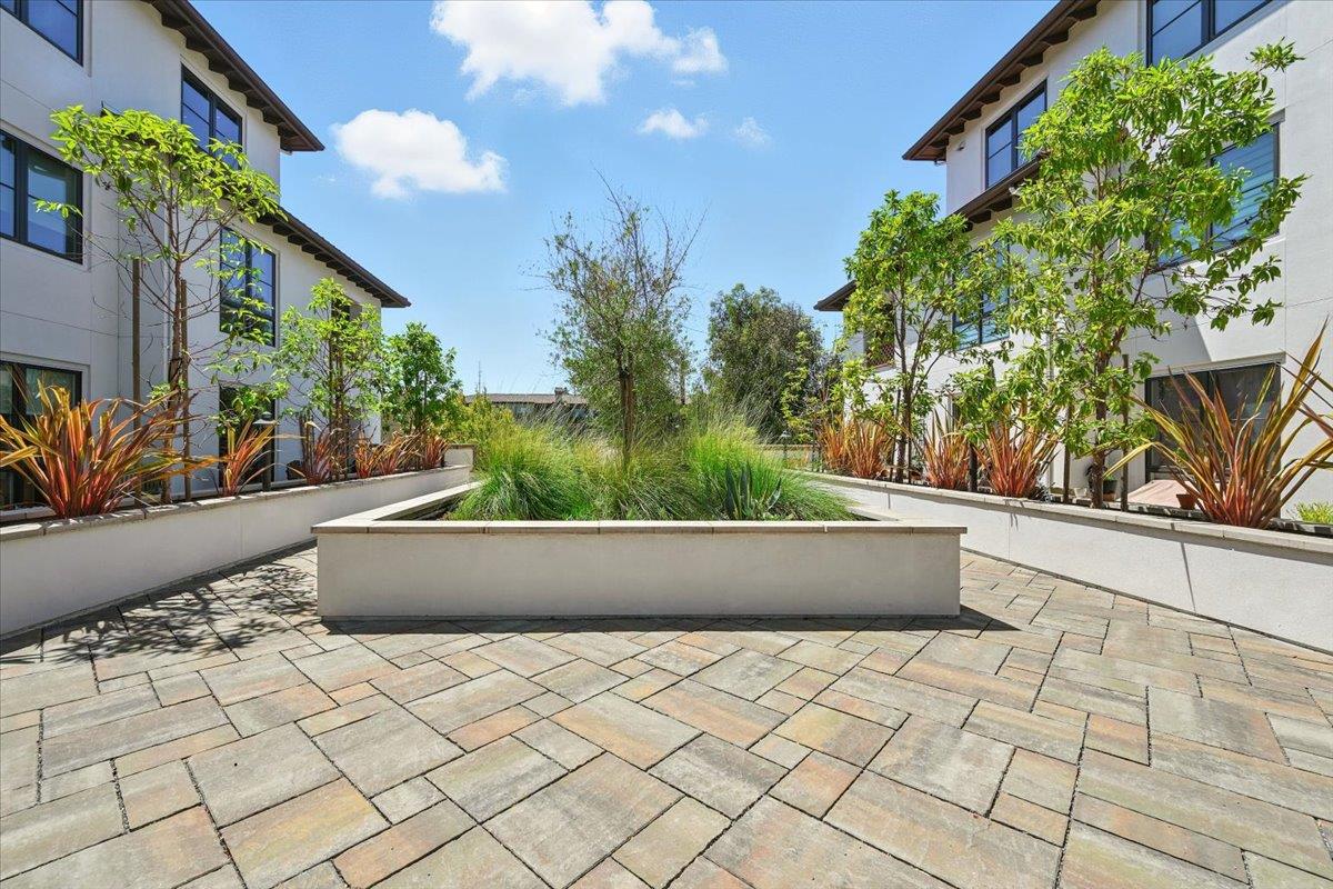Detail Gallery Image 44 of 57 For 657 Walnut St #325,  San Carlos,  CA 94070 - 2 Beds | 2 Baths