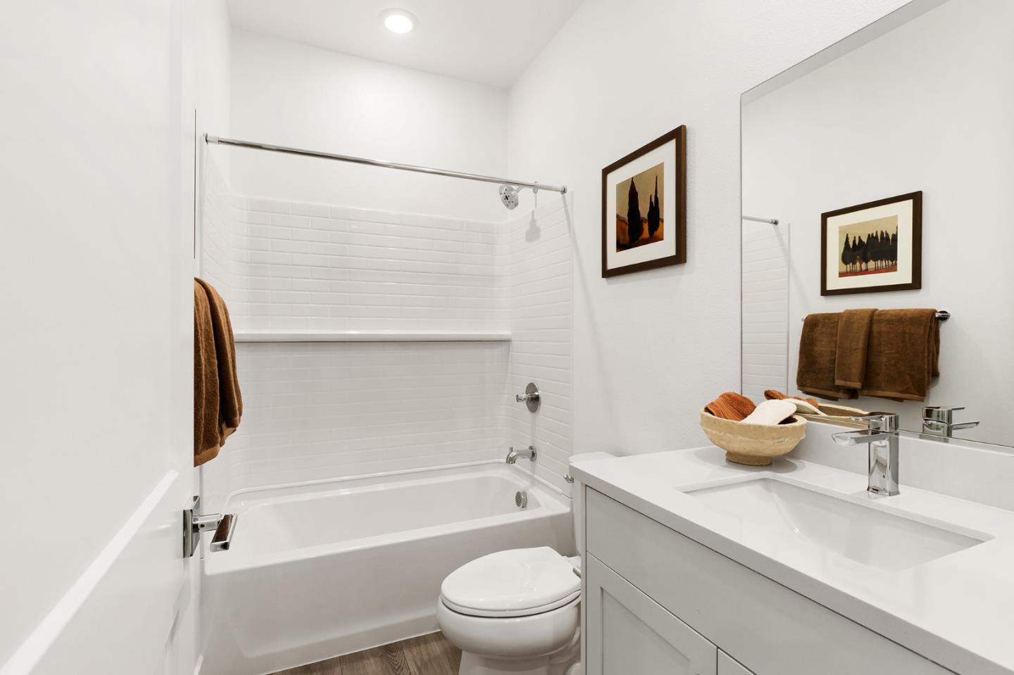 Detail Gallery Image 12 of 30 For 1304 Barbet Cir #6,  Sunnyvale,  CA 94087 - 3 Beds | 3 Baths