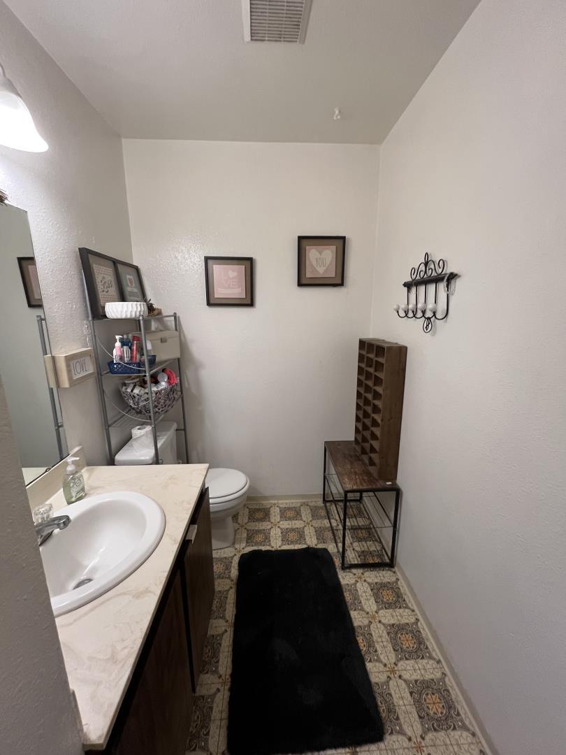 Detail Gallery Image 7 of 18 For 201 Rio Vista Dr #8,  King City,  CA 93930 - 2 Beds | 1/1 Baths