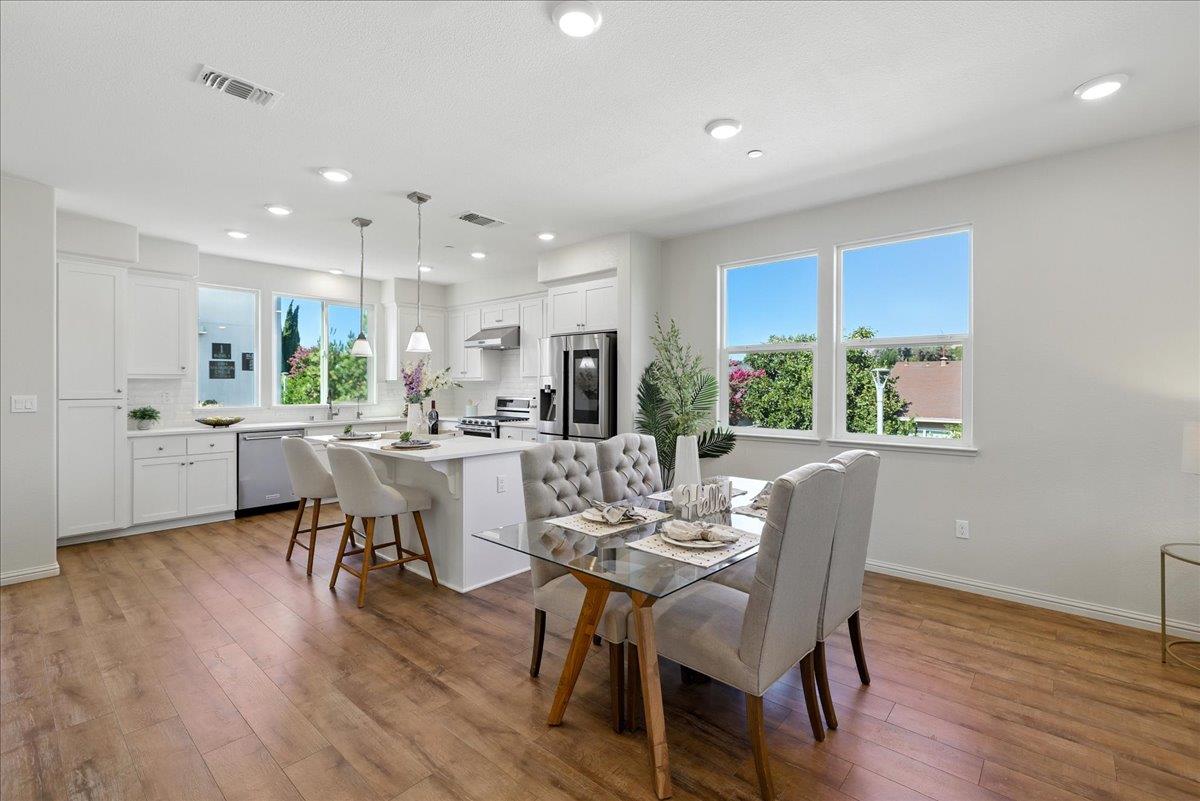 Detail Gallery Image 10 of 64 For 1999 Dobbin Dr, San Jose,  CA 95133 - 4 Beds | 3/1 Baths