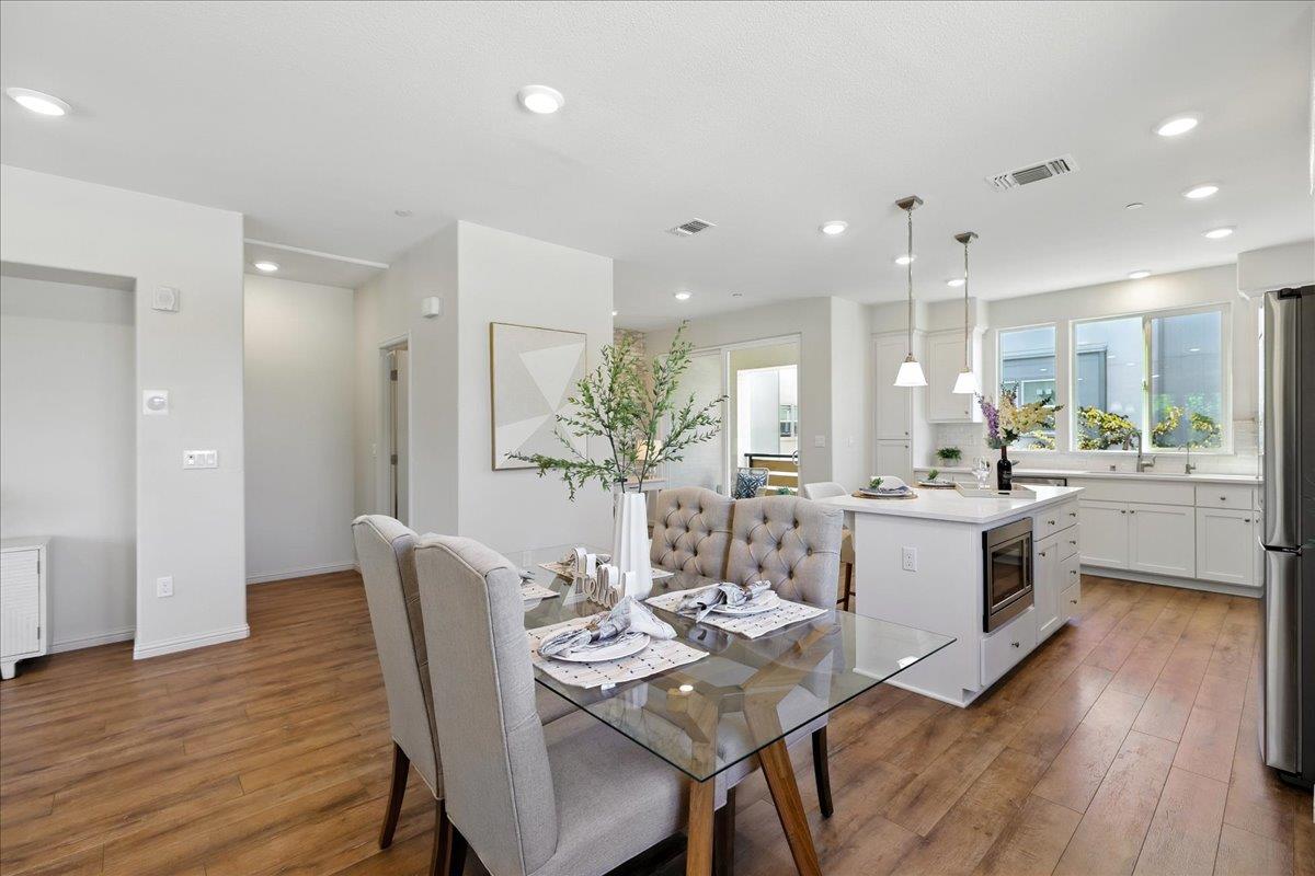 Detail Gallery Image 12 of 64 For 1999 Dobbin Dr, San Jose,  CA 95133 - 4 Beds | 3/1 Baths