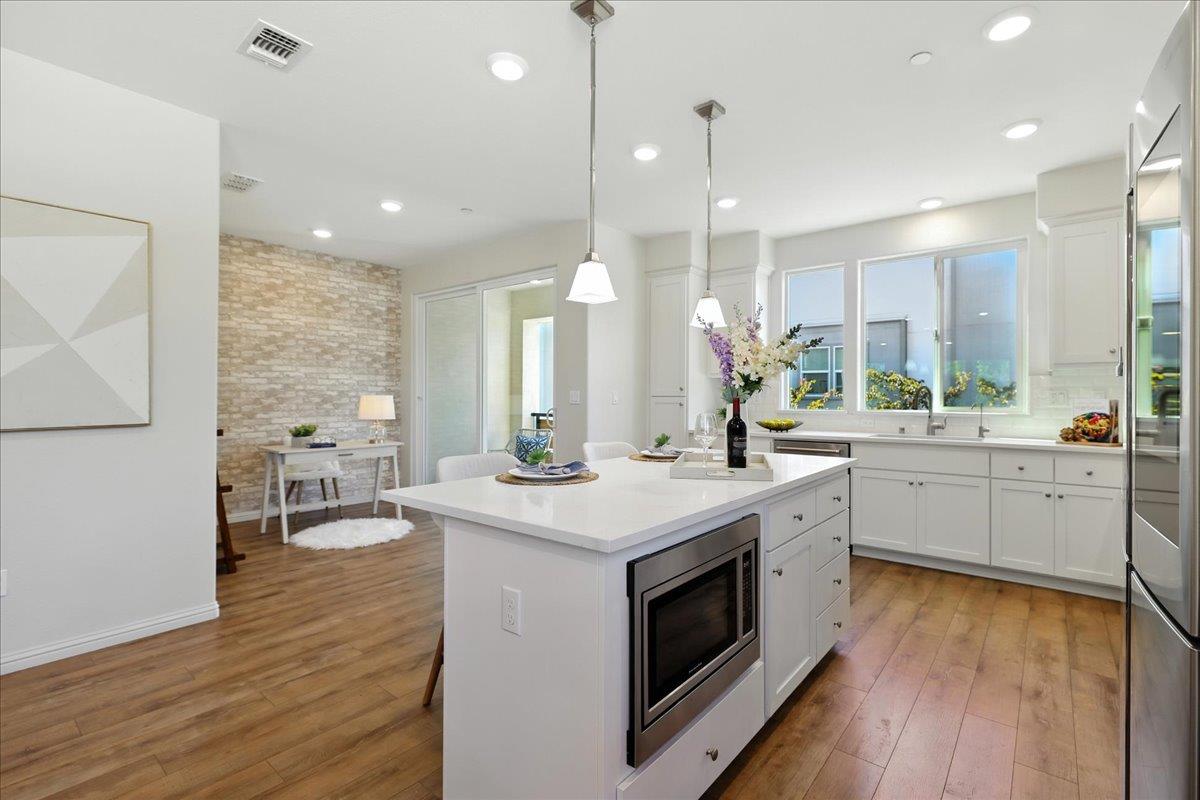 Detail Gallery Image 17 of 64 For 1999 Dobbin Dr, San Jose,  CA 95133 - 4 Beds | 3/1 Baths