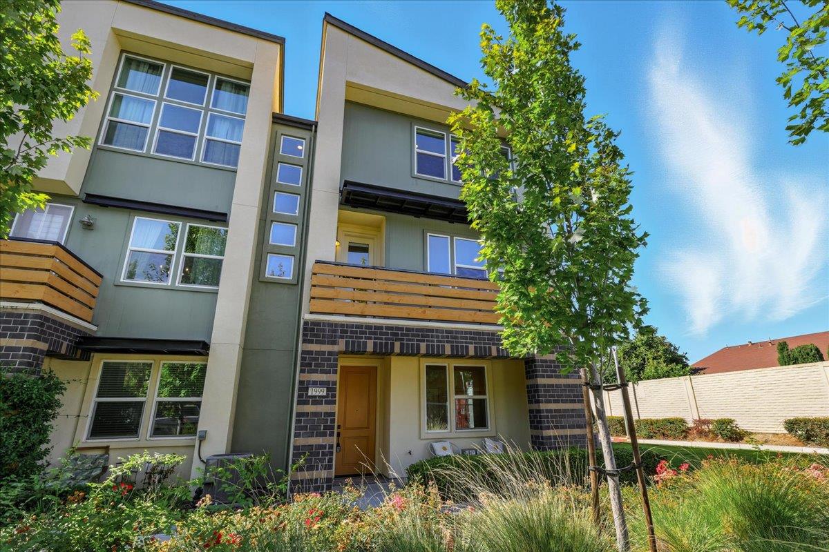 Detail Gallery Image 2 of 64 For 1999 Dobbin Dr, San Jose,  CA 95133 - 4 Beds | 3/1 Baths