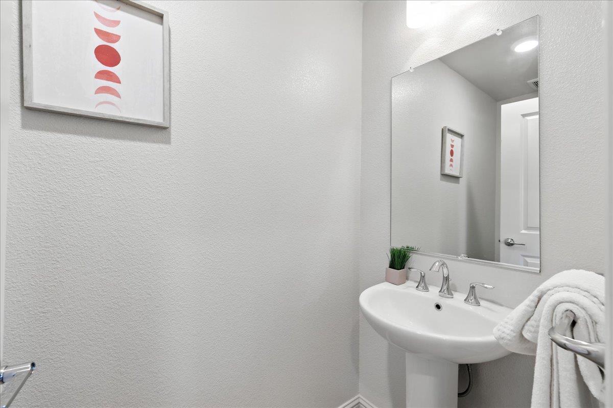 Detail Gallery Image 28 of 64 For 1999 Dobbin Dr, San Jose,  CA 95133 - 4 Beds | 3/1 Baths