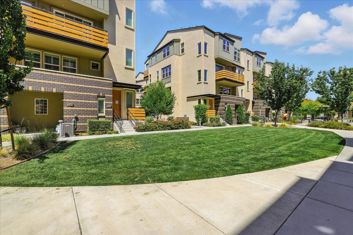 Detail Gallery Image 52 of 64 For 1999 Dobbin Dr, San Jose,  CA 95133 - 4 Beds | 3/1 Baths