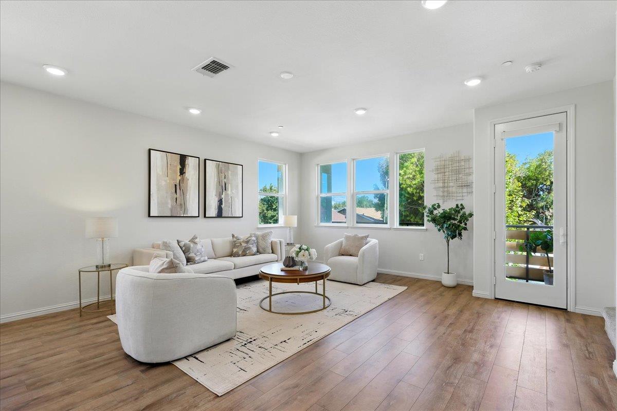 Detail Gallery Image 6 of 64 For 1999 Dobbin Dr, San Jose,  CA 95133 - 4 Beds | 3/1 Baths