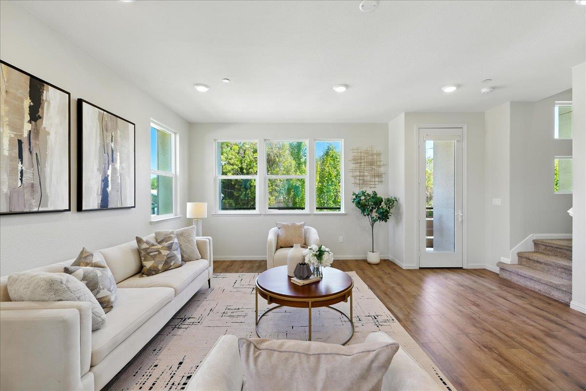 Detail Gallery Image 8 of 64 For 1999 Dobbin Dr, San Jose,  CA 95133 - 4 Beds | 3/1 Baths