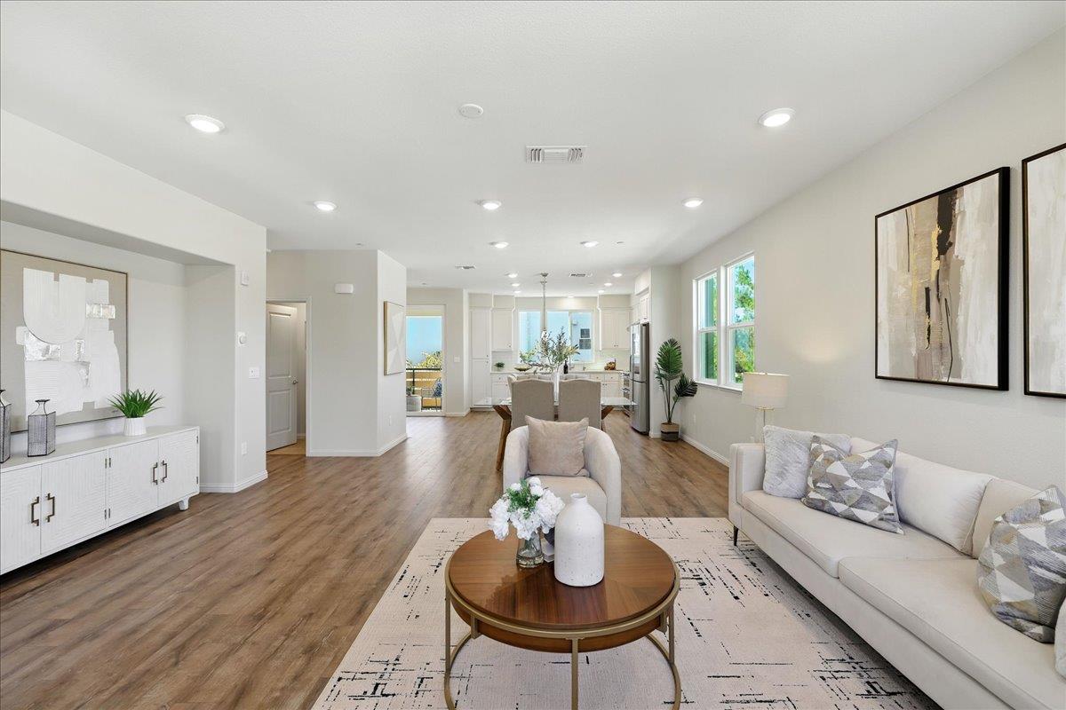 Detail Gallery Image 9 of 64 For 1999 Dobbin Dr, San Jose,  CA 95133 - 4 Beds | 3/1 Baths