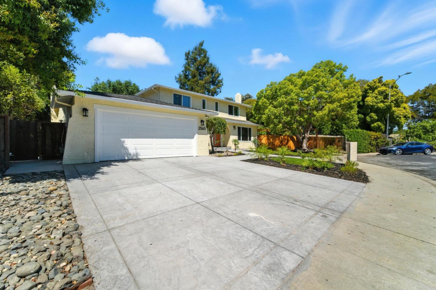 Detail Gallery Image 3 of 49 For 2565 Estella Dr, Santa Clara,  CA 95051 - 5 Beds | 3 Baths