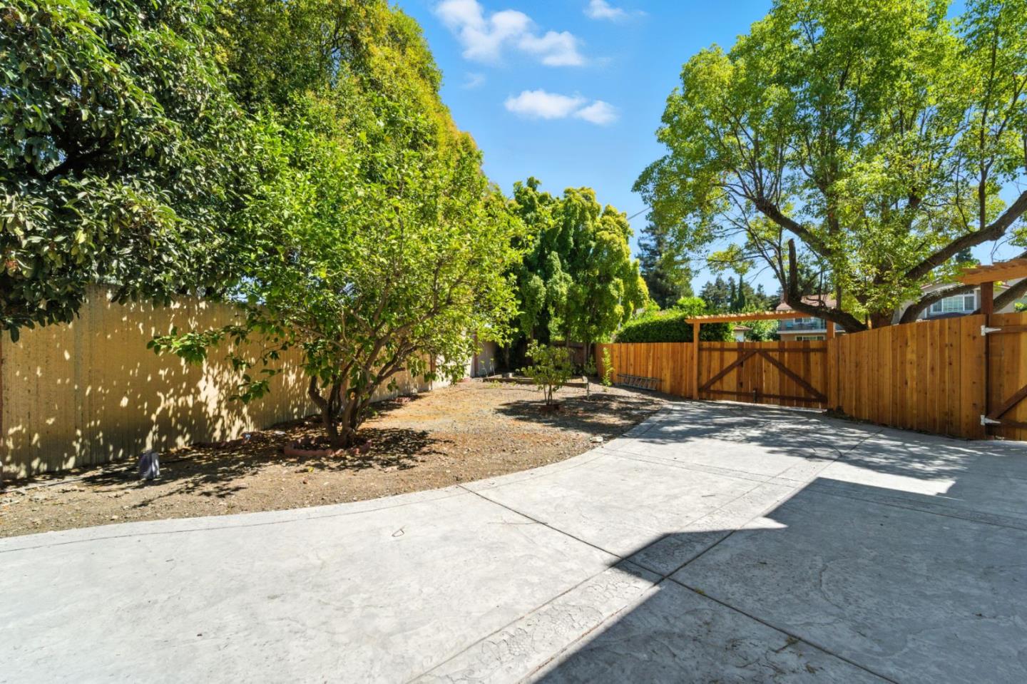 Detail Gallery Image 43 of 49 For 2565 Estella Dr, Santa Clara,  CA 95051 - 5 Beds | 3 Baths