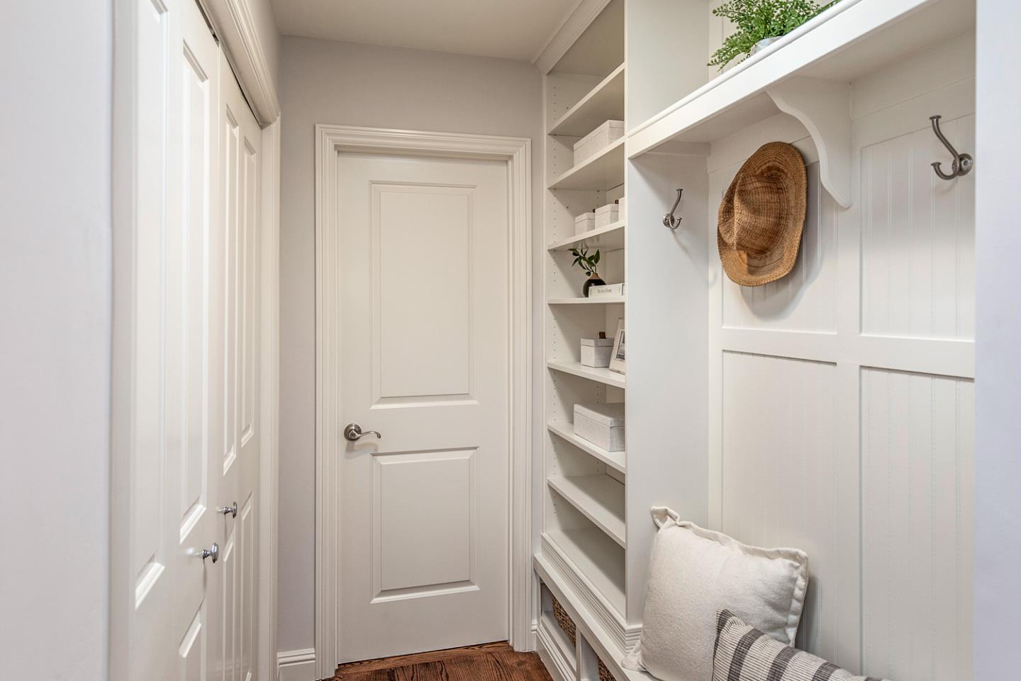 Detail Gallery Image 13 of 30 For 1204 Eureka Ct, Los Altos,  CA 94024 - 4 Beds | 3 Baths