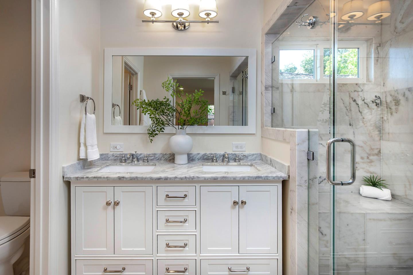 Detail Gallery Image 16 of 30 For 1204 Eureka Ct, Los Altos,  CA 94024 - 4 Beds | 3 Baths