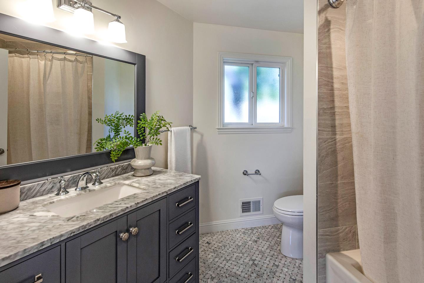 Detail Gallery Image 21 of 30 For 1204 Eureka Ct, Los Altos,  CA 94024 - 4 Beds | 3 Baths