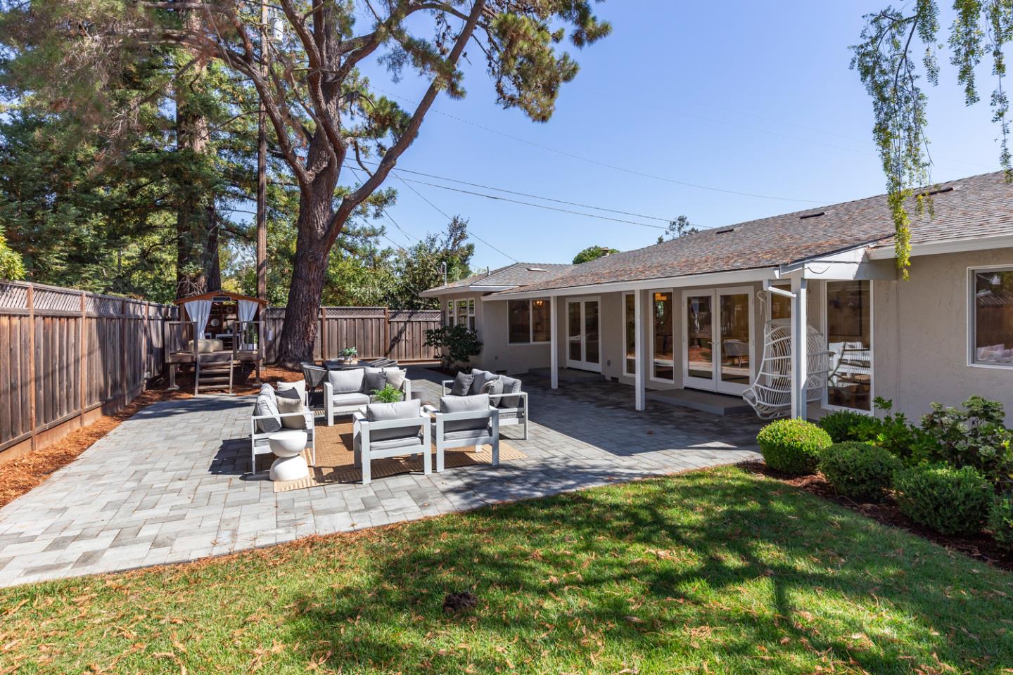 Detail Gallery Image 24 of 30 For 1204 Eureka Ct, Los Altos,  CA 94024 - 4 Beds | 3 Baths