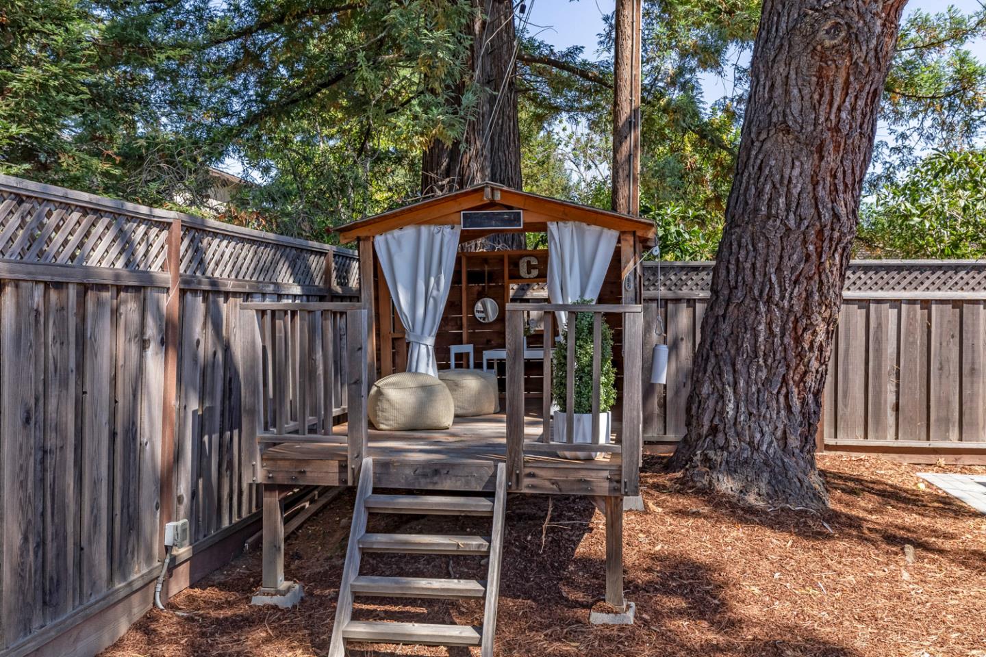Detail Gallery Image 25 of 30 For 1204 Eureka Ct, Los Altos,  CA 94024 - 4 Beds | 3 Baths
