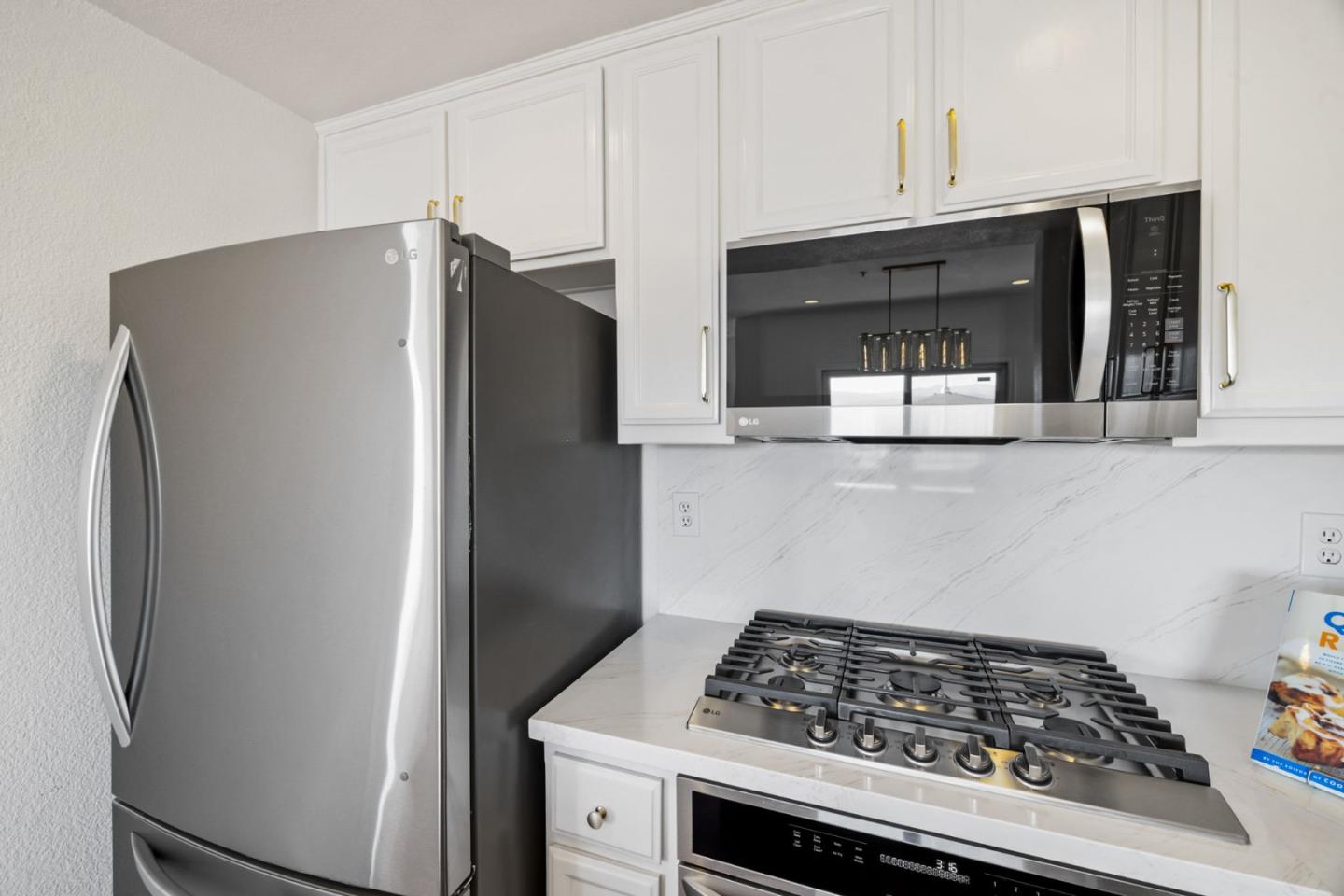 Detail Gallery Image 10 of 32 For 638 Marble Arch Ave, San Jose,  CA 95136 - 2 Beds | 2/1 Baths