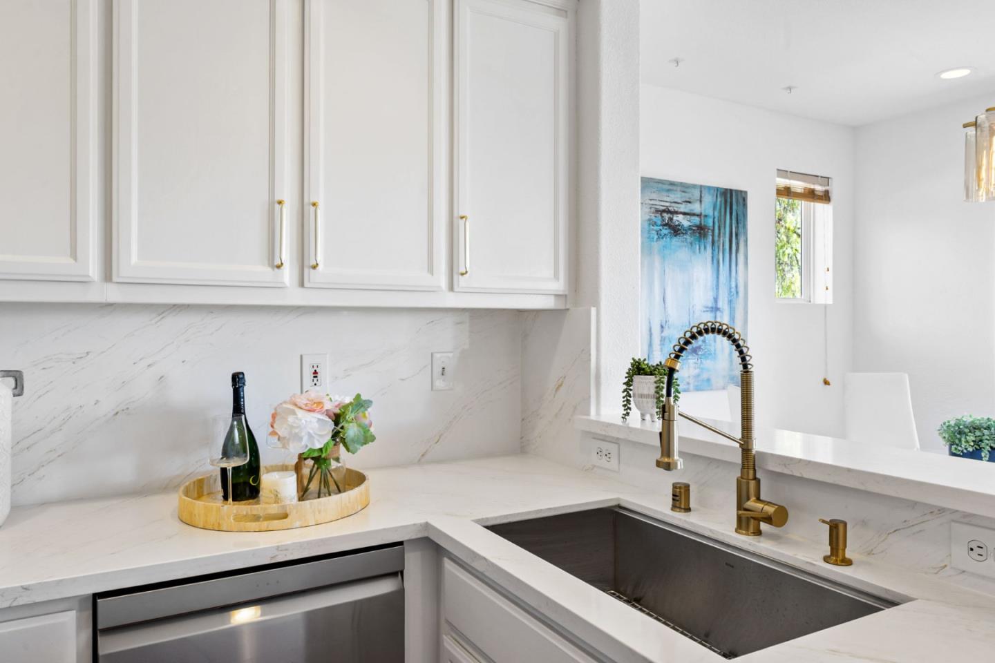 Detail Gallery Image 11 of 32 For 638 Marble Arch Ave, San Jose,  CA 95136 - 2 Beds | 2/1 Baths
