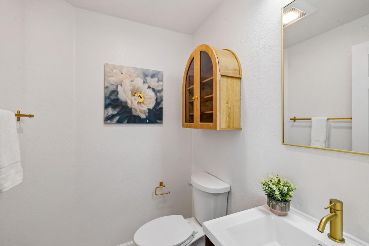 Detail Gallery Image 12 of 32 For 638 Marble Arch Ave, San Jose,  CA 95136 - 2 Beds | 2/1 Baths