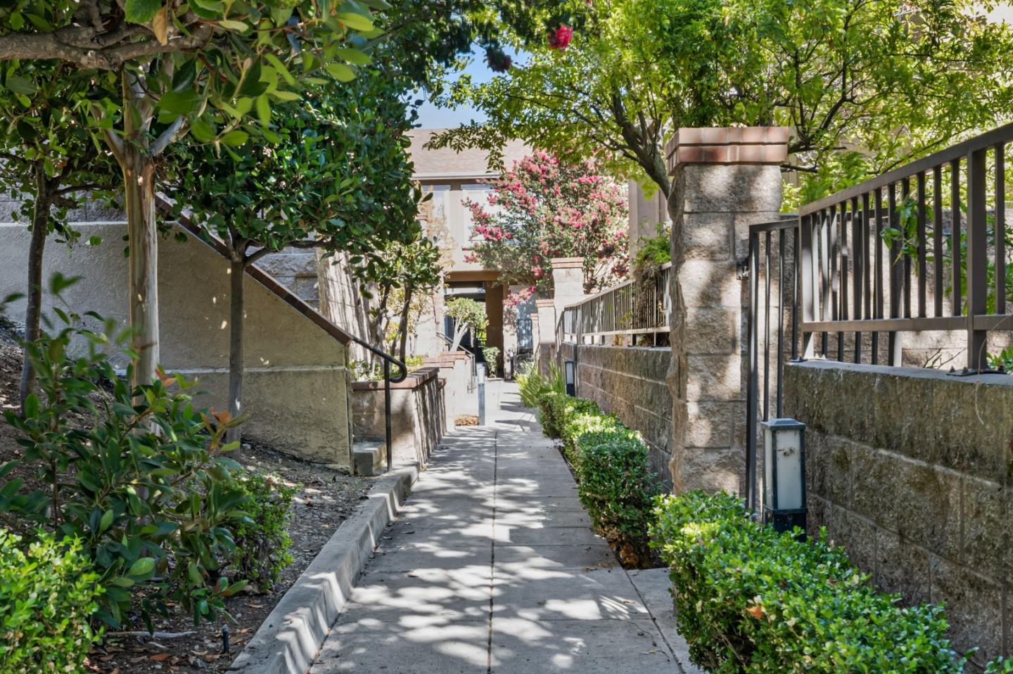 Detail Gallery Image 23 of 32 For 638 Marble Arch Ave, San Jose,  CA 95136 - 2 Beds | 2/1 Baths