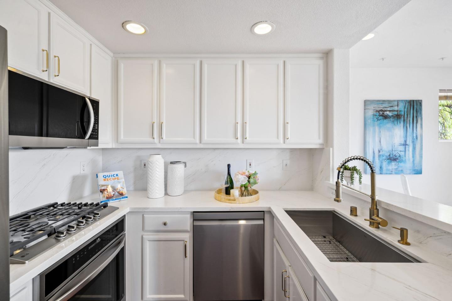 Detail Gallery Image 9 of 32 For 638 Marble Arch Ave, San Jose,  CA 95136 - 2 Beds | 2/1 Baths