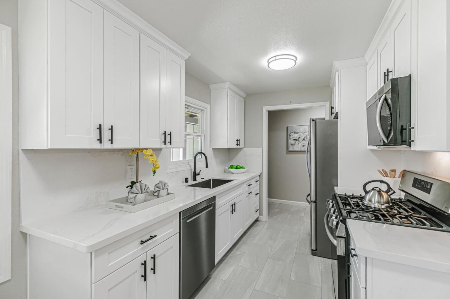 Detail Gallery Image 12 of 31 For 779 San Pablo Ave, Sunnyvale,  CA 94085 - 3 Beds | 1/1 Baths