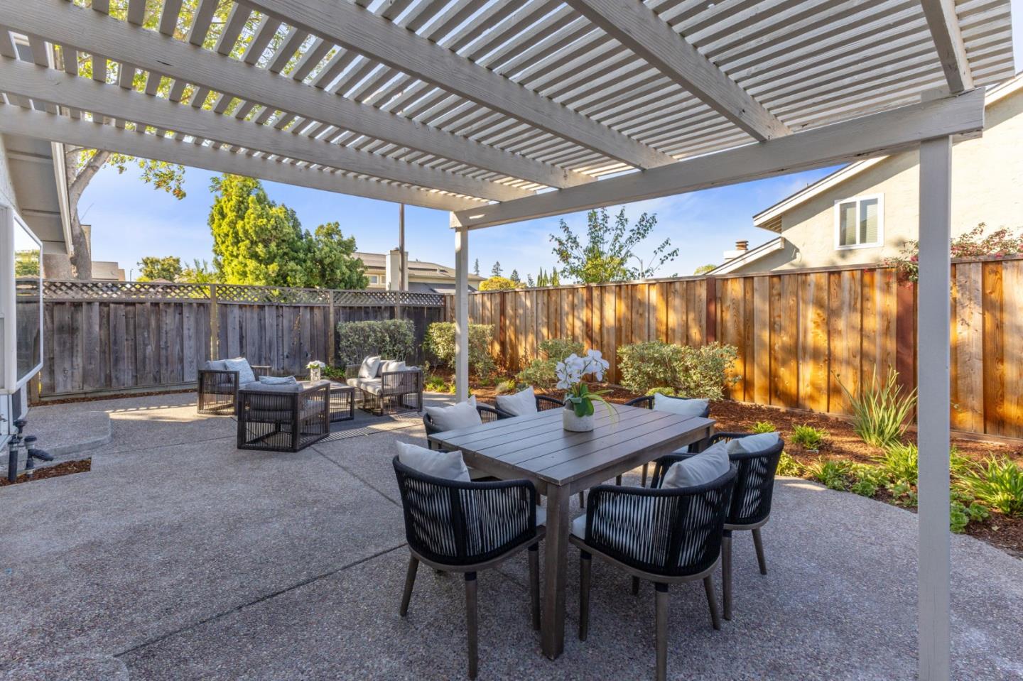 Detail Gallery Image 40 of 51 For 2397 Hecate Ct, San Jose,  CA 95124 - 4 Beds | 3 Baths