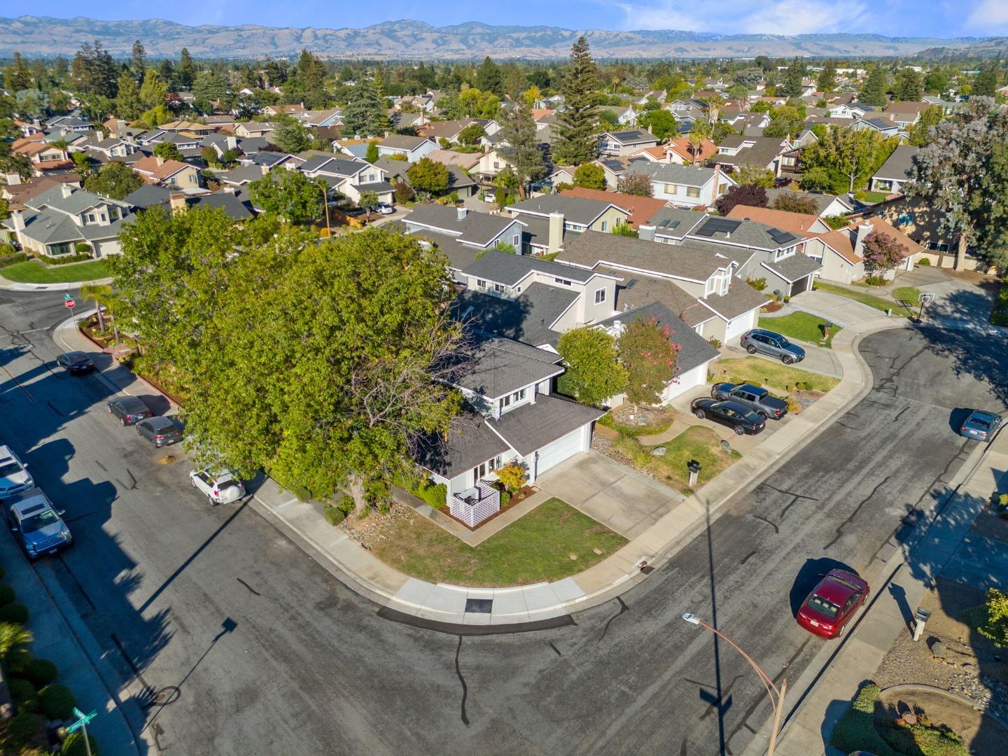 Detail Gallery Image 41 of 51 For 2397 Hecate Ct, San Jose,  CA 95124 - 4 Beds | 3 Baths