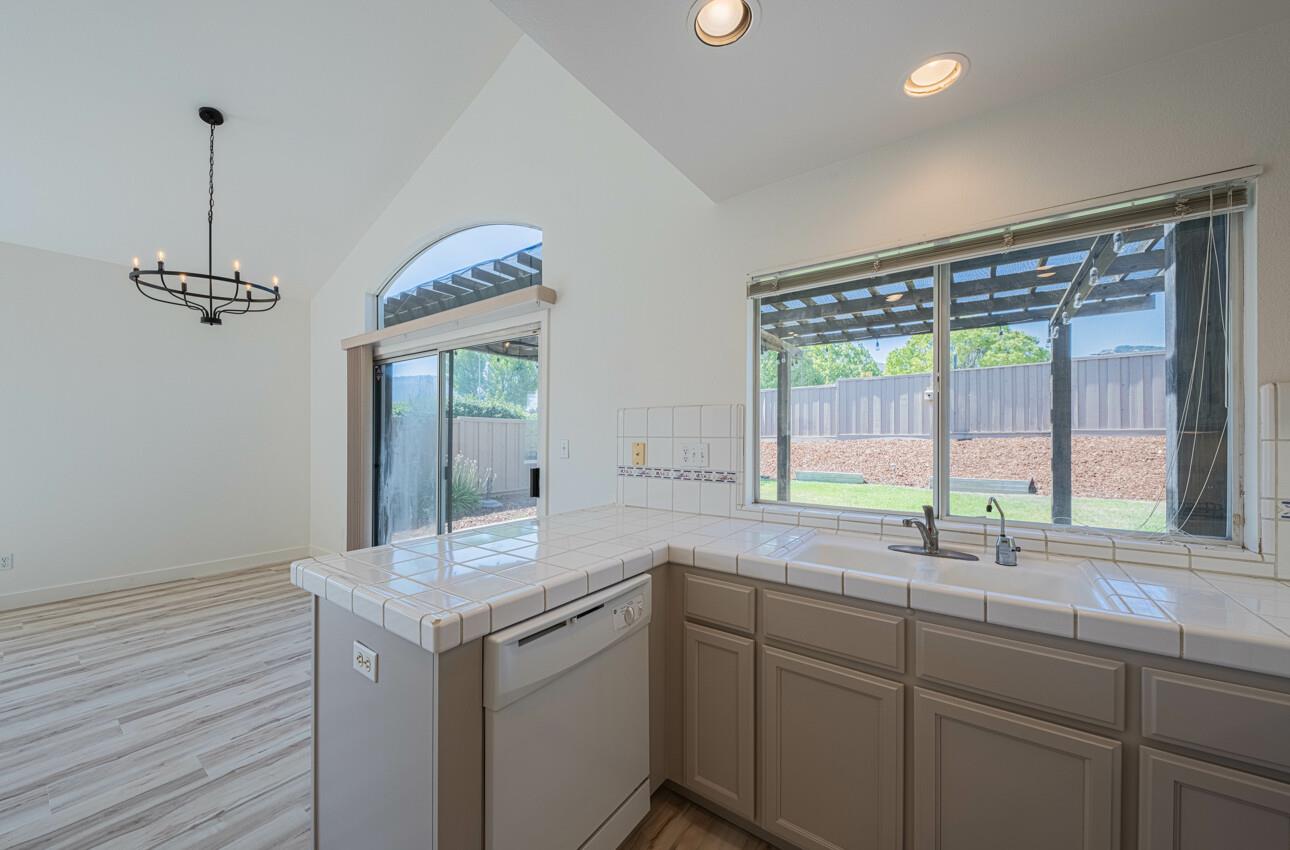 Detail Gallery Image 18 of 39 For 18154 Stonehaven, Salinas,  CA 93908 - 2 Beds | 2 Baths