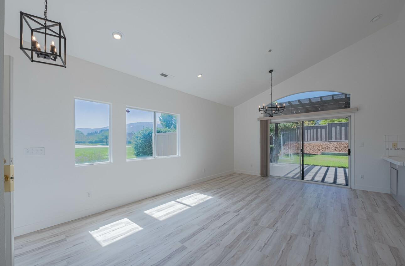 Detail Gallery Image 6 of 39 For 18154 Stonehaven, Salinas,  CA 93908 - 2 Beds | 2 Baths