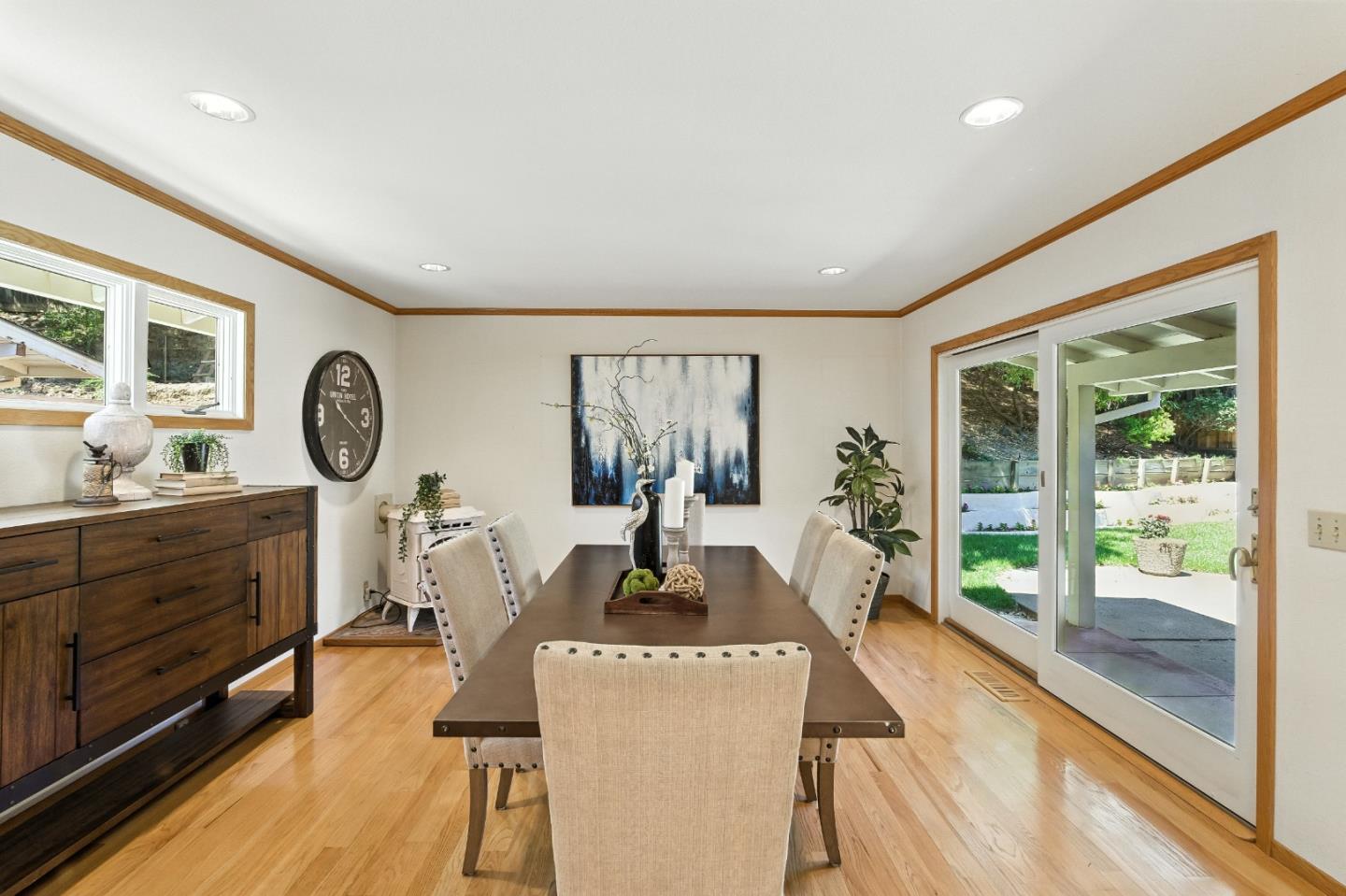 Detail Gallery Image 14 of 40 For 2900 Brittan Ave, San Carlos,  CA 94070 - 4 Beds | 2/1 Baths