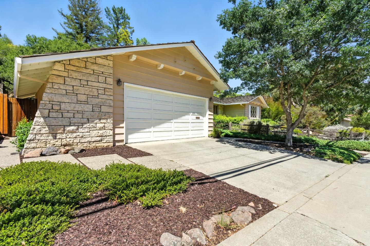 Detail Gallery Image 3 of 40 For 2900 Brittan Ave, San Carlos,  CA 94070 - 4 Beds | 2/1 Baths