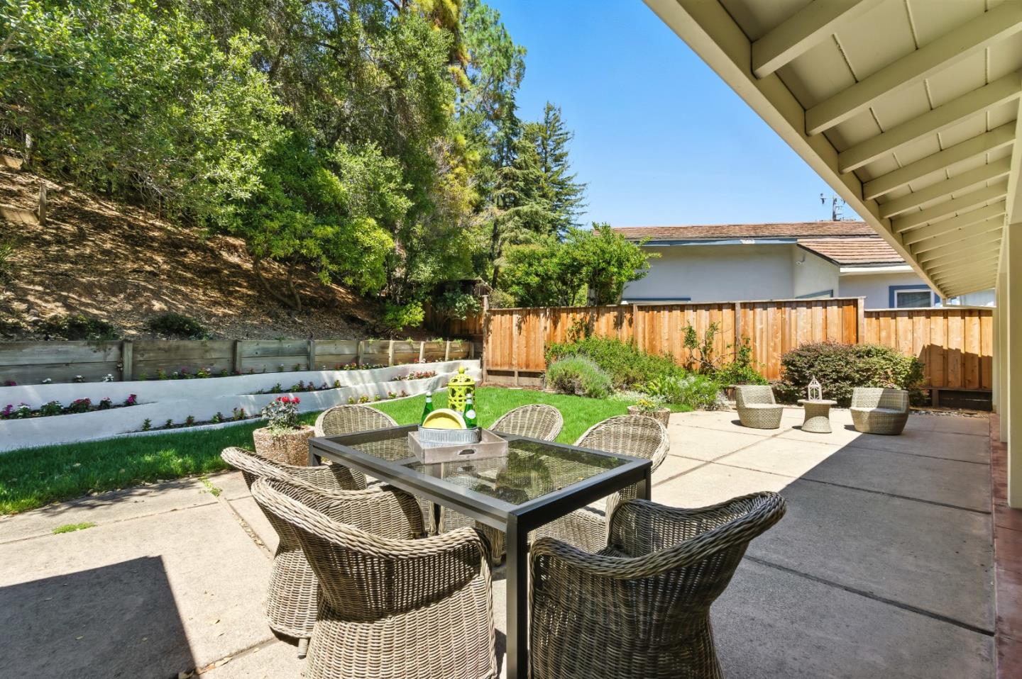 Detail Gallery Image 32 of 40 For 2900 Brittan Ave, San Carlos,  CA 94070 - 4 Beds | 2/1 Baths