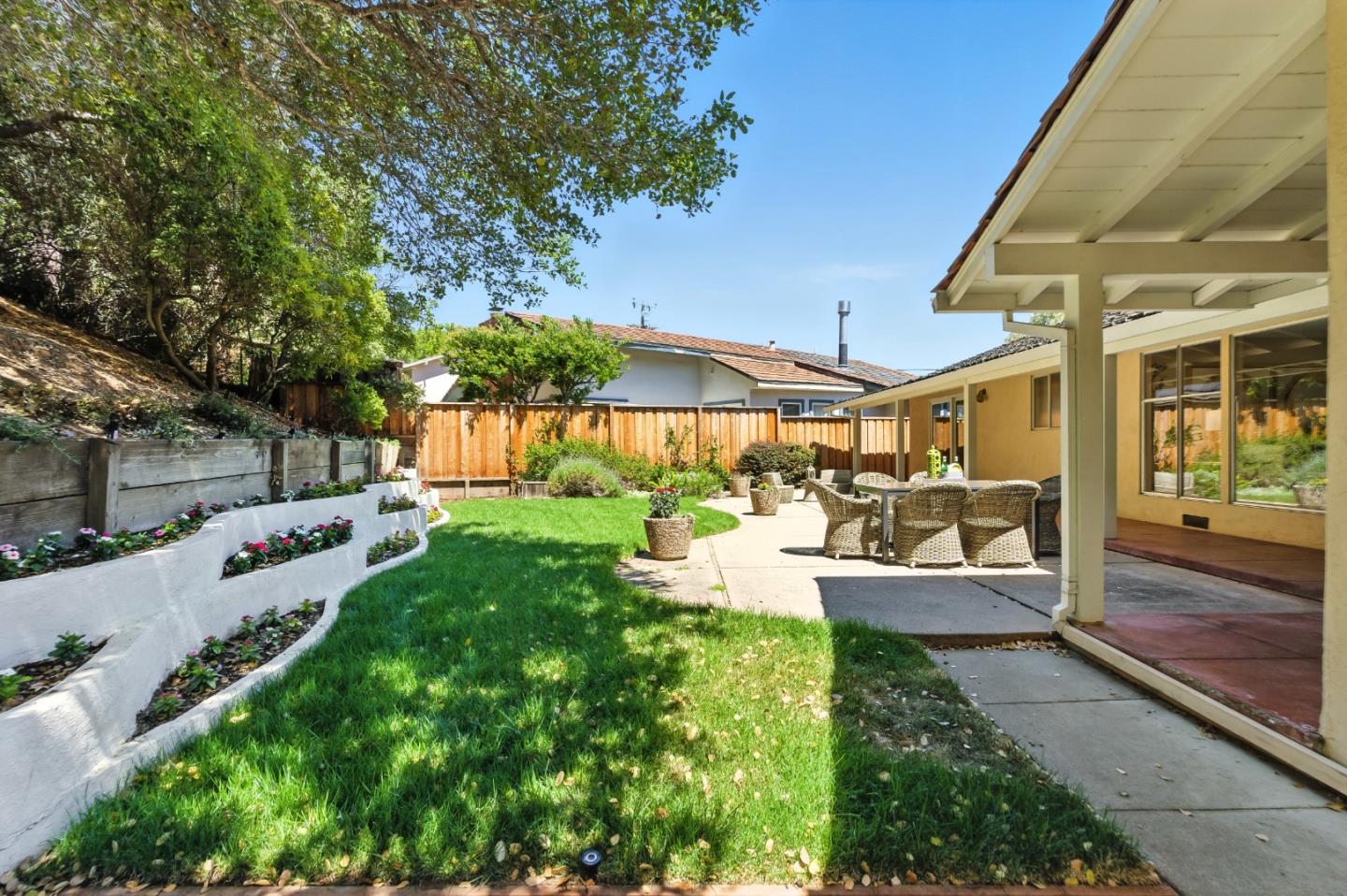 Detail Gallery Image 35 of 40 For 2900 Brittan Ave, San Carlos,  CA 94070 - 4 Beds | 2/1 Baths