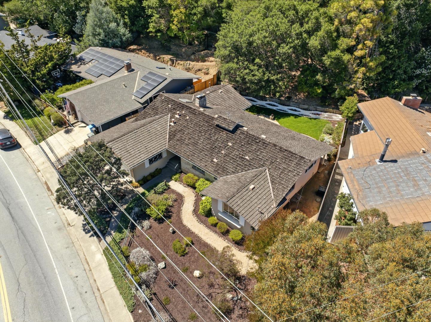 Detail Gallery Image 37 of 40 For 2900 Brittan Ave, San Carlos,  CA 94070 - 4 Beds | 2/1 Baths