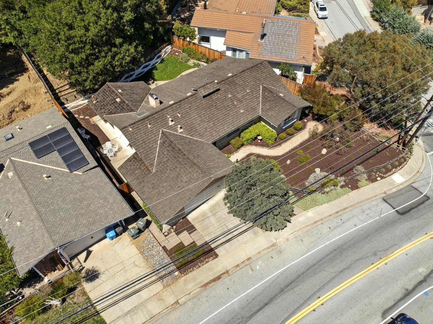 Detail Gallery Image 39 of 40 For 2900 Brittan Ave, San Carlos,  CA 94070 - 4 Beds | 2/1 Baths