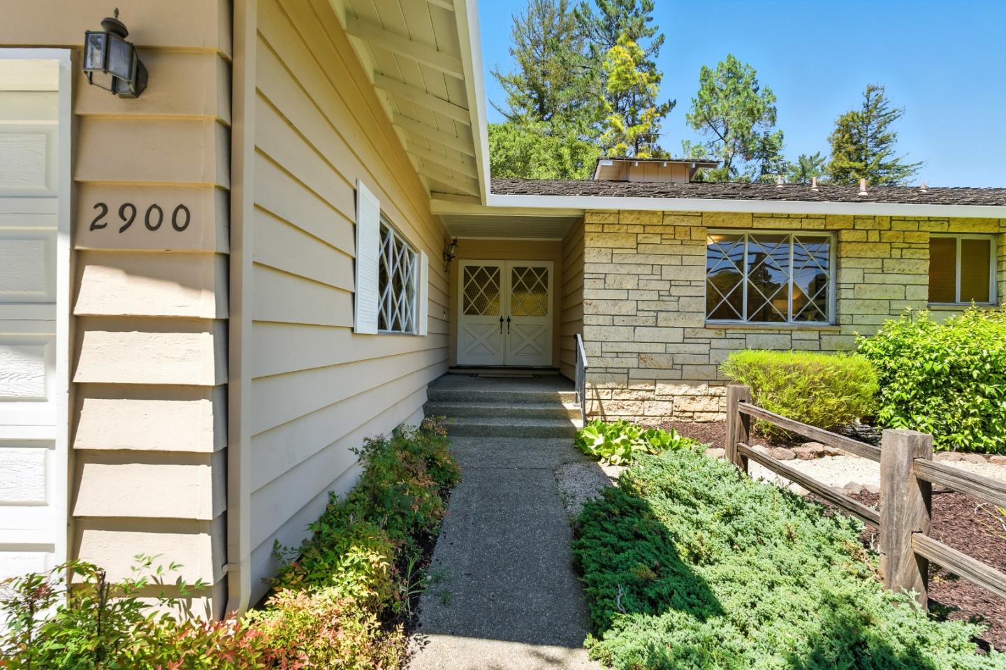 Detail Gallery Image 4 of 40 For 2900 Brittan Ave, San Carlos,  CA 94070 - 4 Beds | 2/1 Baths