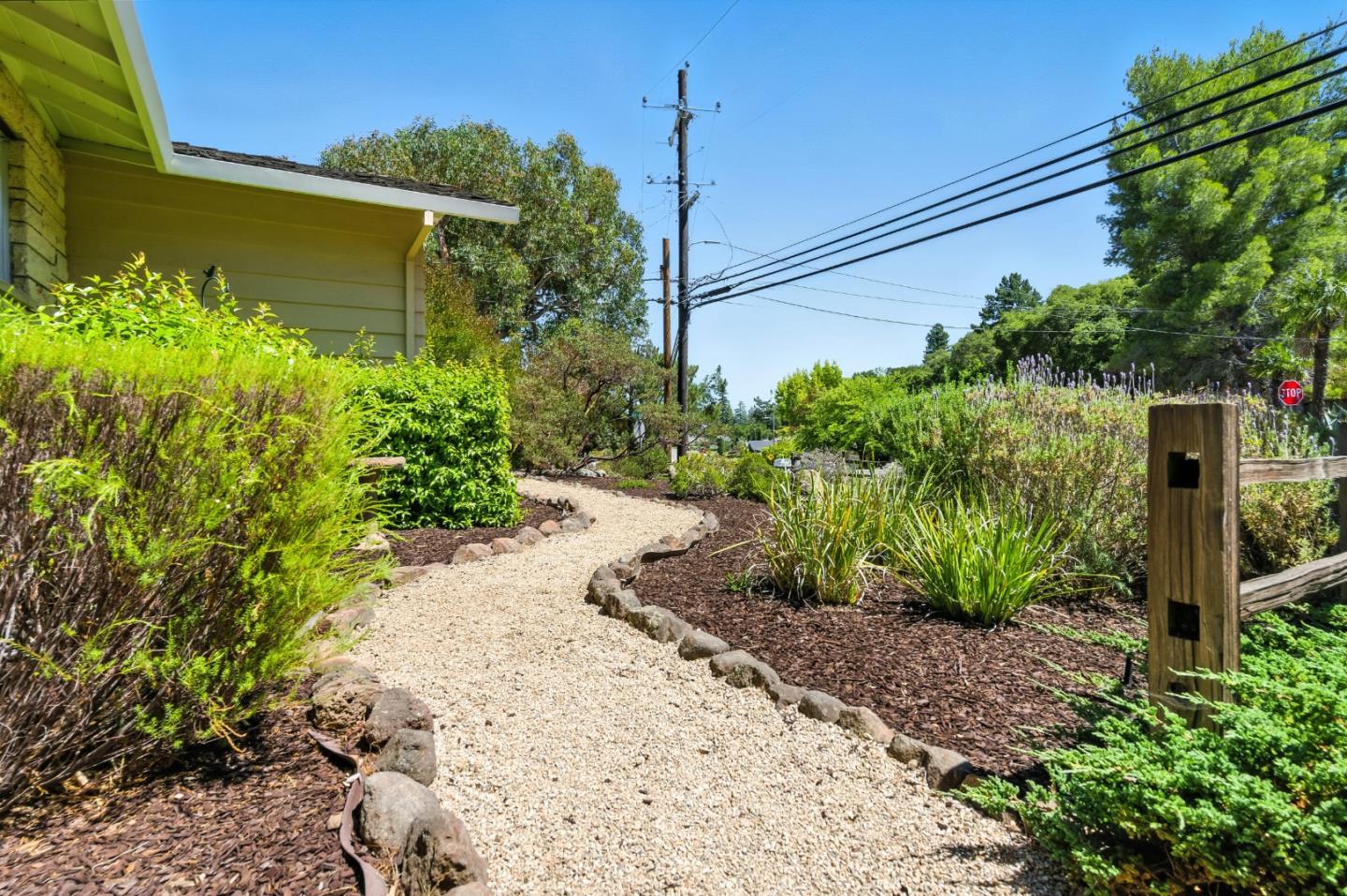 Detail Gallery Image 5 of 40 For 2900 Brittan Ave, San Carlos,  CA 94070 - 4 Beds | 2/1 Baths