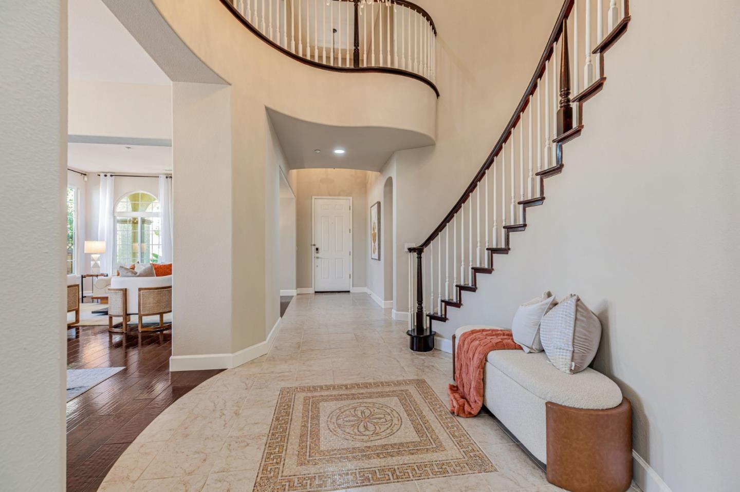 Detail Gallery Image 10 of 63 For 7473 Hoylake Ct, Gilroy,  CA 95020 - 5 Beds | 4/1 Baths