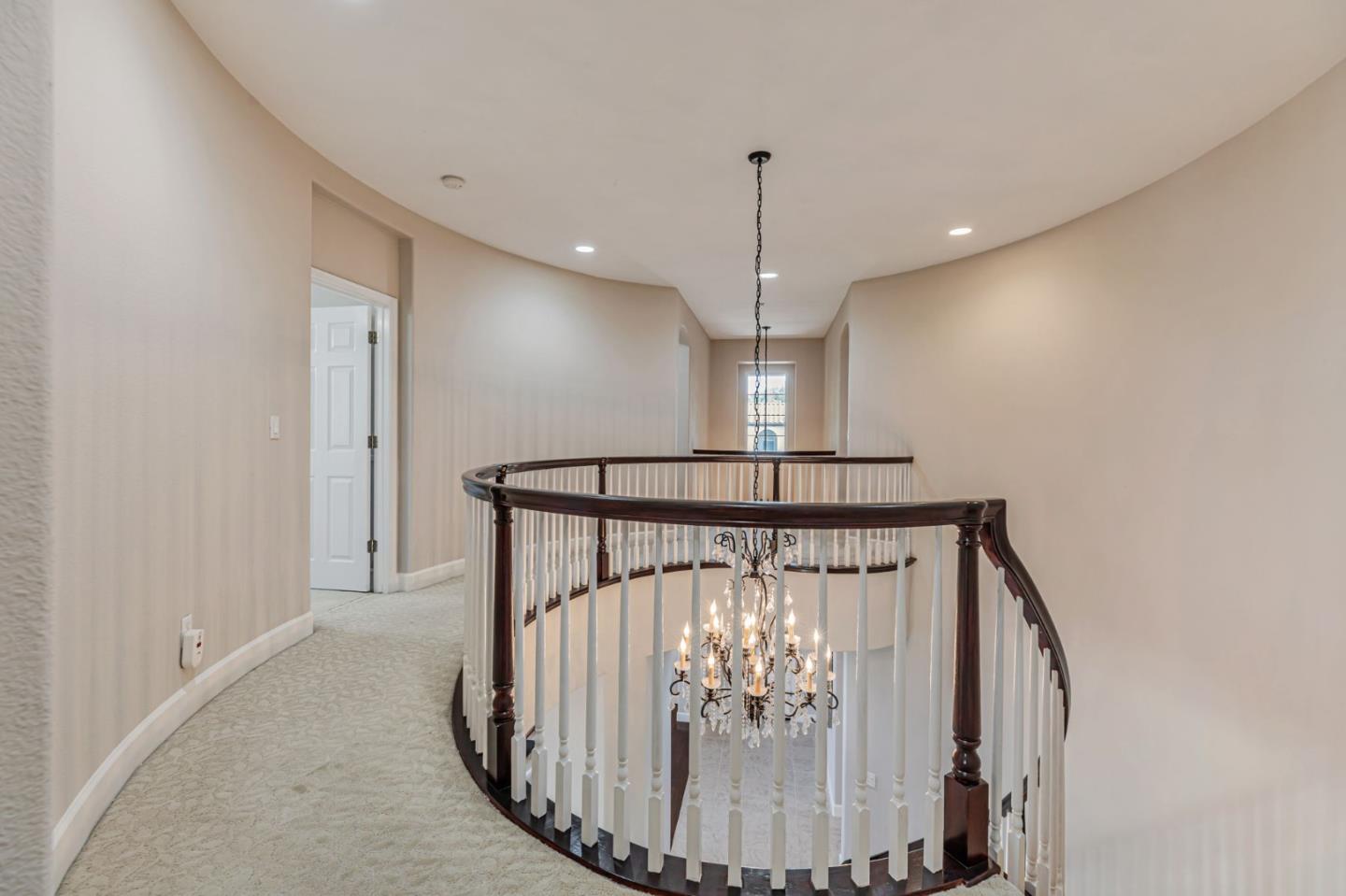 Detail Gallery Image 11 of 63 For 7473 Hoylake Ct, Gilroy,  CA 95020 - 5 Beds | 4/1 Baths