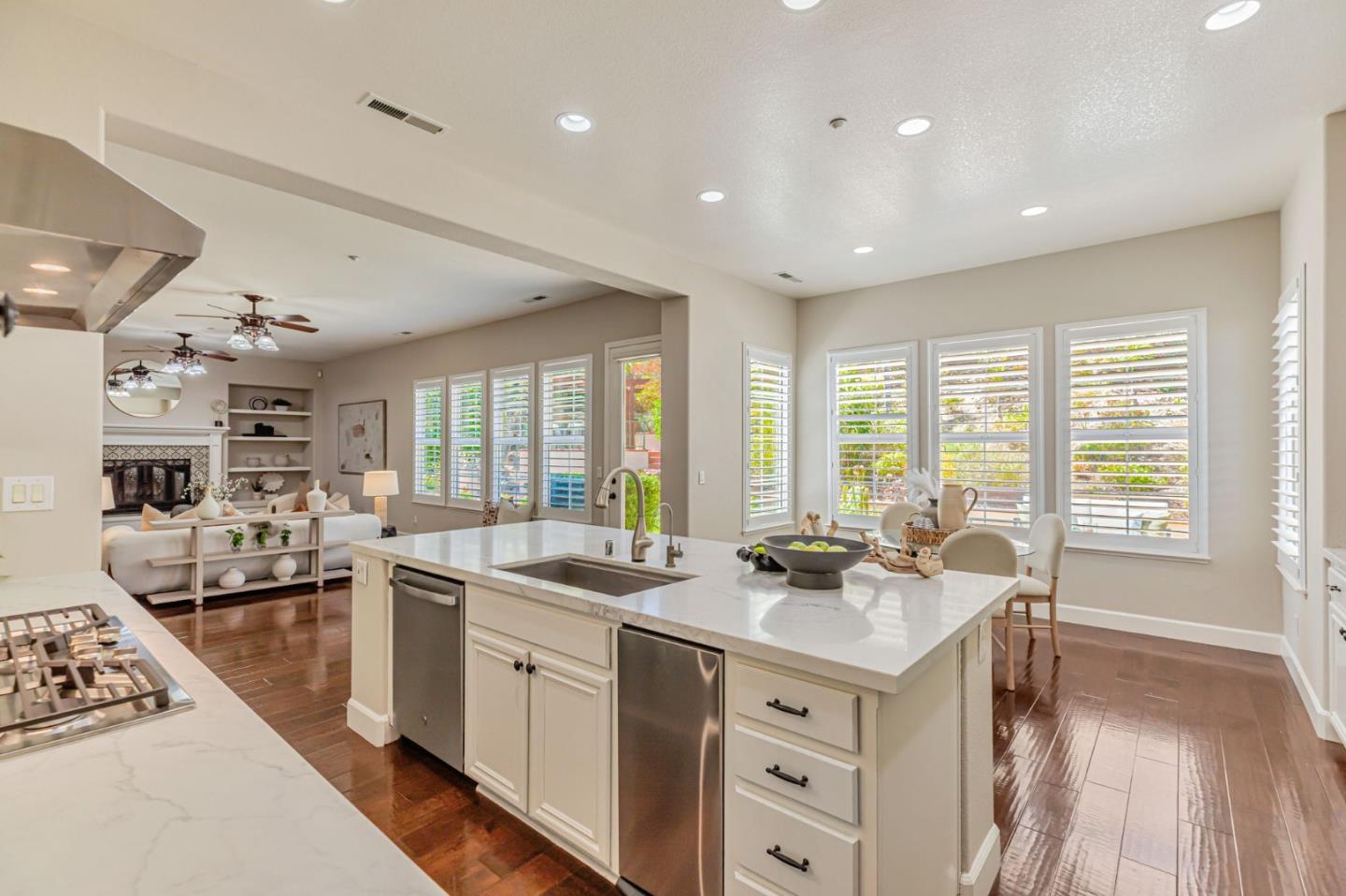 Detail Gallery Image 15 of 63 For 7473 Hoylake Ct, Gilroy,  CA 95020 - 5 Beds | 4/1 Baths
