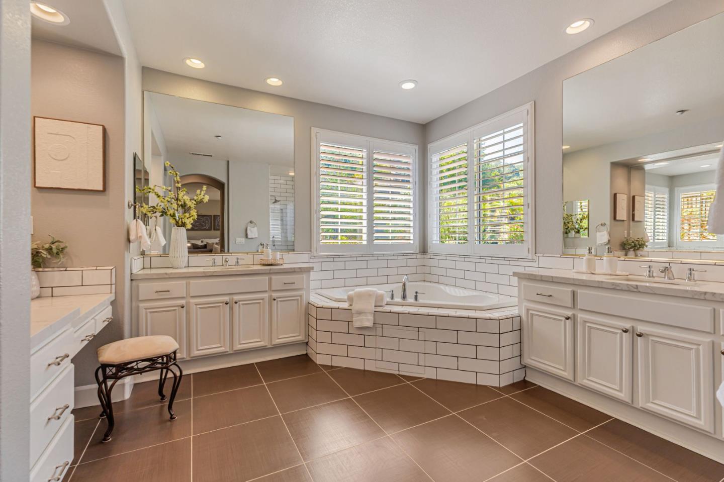 Detail Gallery Image 29 of 63 For 7473 Hoylake Ct, Gilroy,  CA 95020 - 5 Beds | 4/1 Baths