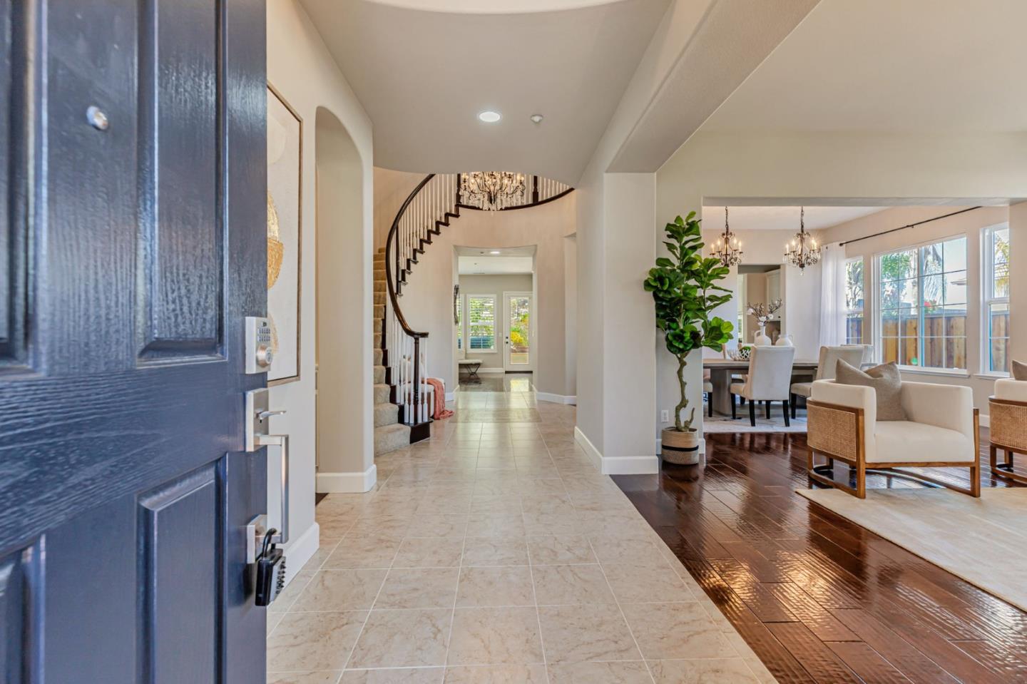Detail Gallery Image 4 of 63 For 7473 Hoylake Ct, Gilroy,  CA 95020 - 5 Beds | 4/1 Baths