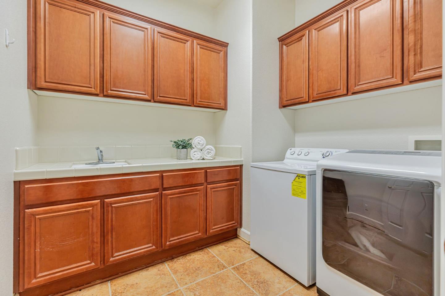 Detail Gallery Image 50 of 63 For 7473 Hoylake Ct, Gilroy,  CA 95020 - 5 Beds | 4/1 Baths